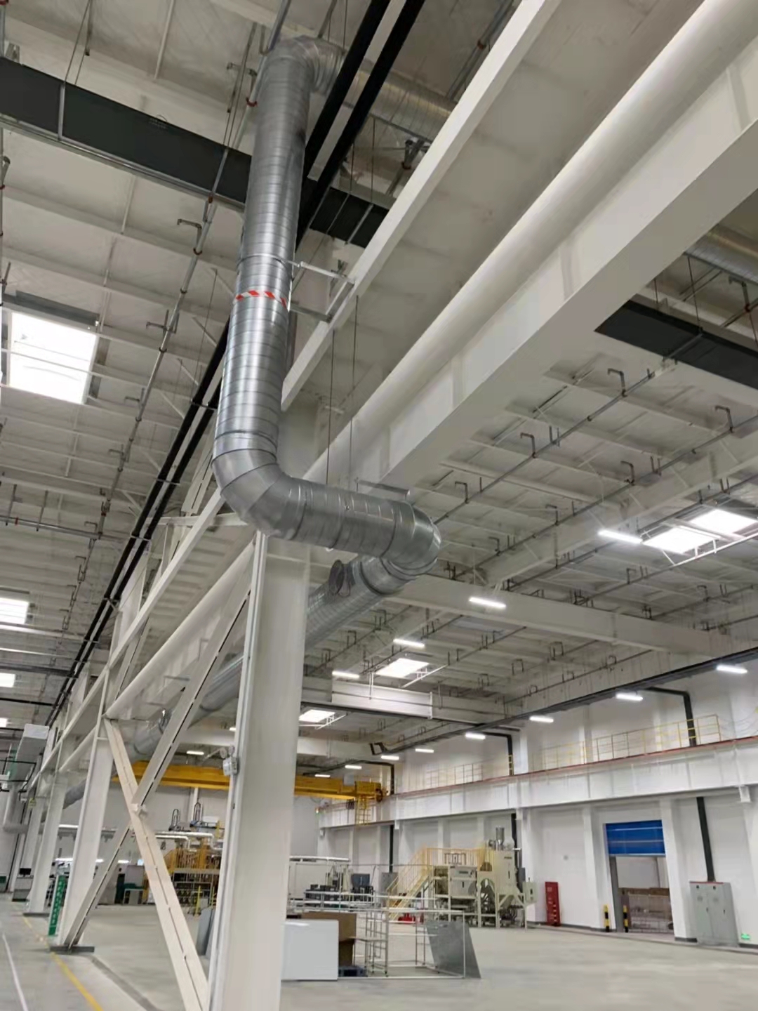 不鏽鋼焊接風管加（jiā）工廠除塵設備