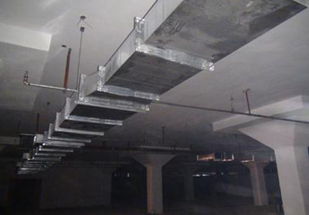 不鏽鋼焊接風管加工廠地下（xià）室通風管道