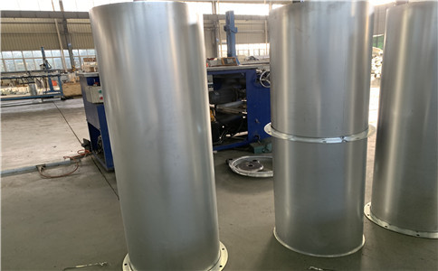 武漢不鏽鋼焊接風管加工廠（chǎng）分析有關不鏽鋼風管的用途和施工注意（yì）事（shì）項：