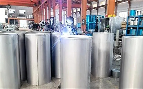 武漢不鏽鋼風管加工廠淺析不鏽鋼的特（tè）點和注意事項：