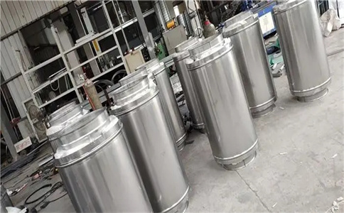 湖北不鏽鋼煙囪（cōng）加工廠談雙層（céng）不鏽鋼保溫煙筒與普通煙囪的區別：